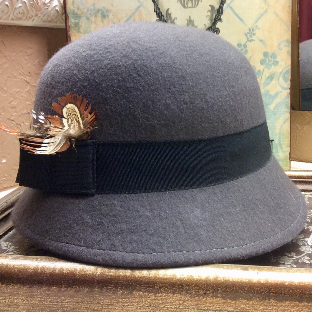Wool bowl hat